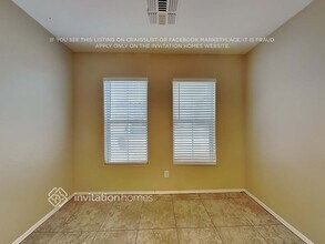 16055 W Acapulco Ln in Surprise, AZ - Foto de edificio - Building Photo