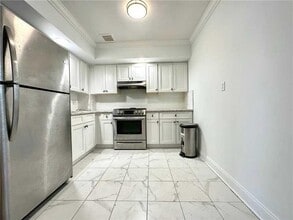66-61 73rd Pl in Queens, NY - Building Photo - Building Photo
