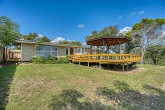 207 Mountain Top in Sunrise Beach Village, TX - Building Photo - Building Photo