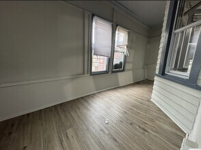 107 Wilkinson Ave, Unit 2 in Jersey City, NJ - Building Photo - Building Photo