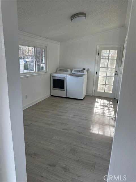 9511 Hayvenhurst Ave in Los Angeles, CA - Building Photo - Building Photo