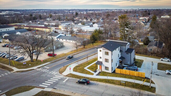 601 E Miller Dr in Bloomington, IN - Building Photo - Building Photo