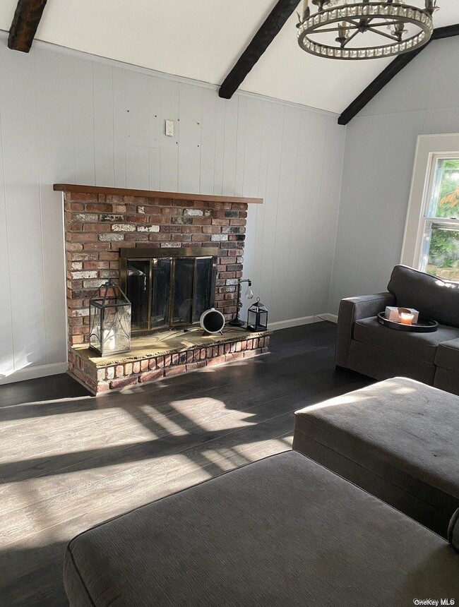 21 Highland Ave in Glenwood Landing, NY - Building Photo - Building Photo