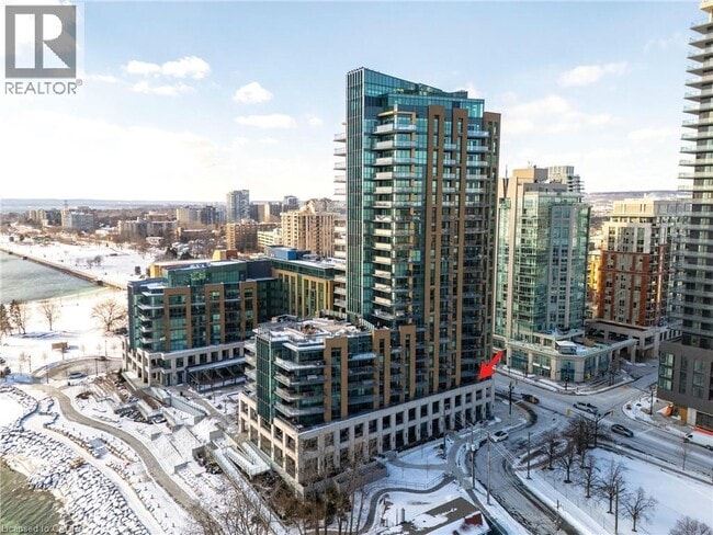 2060 Lakeshore Rd. in Burlington, ON - Building Photo - Building Photo