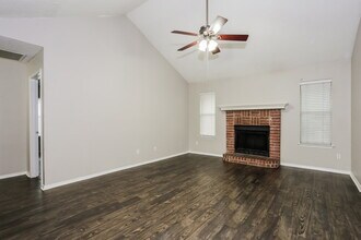 704 Stonebrooke Dr in Burleson, TX - Building Photo - Building Photo