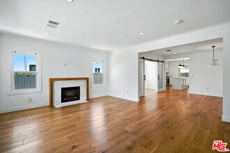1054 S Plymouth Blvd in Los Angeles, CA - Building Photo - Building Photo