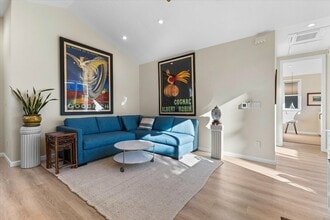 402 Haydon St in Healdsburg, CA - Building Photo - Building Photo