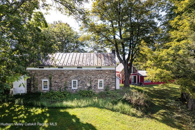 90 Upper Whitfield Rd in Accord, NY - Building Photo - Building Photo