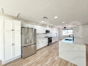 7107 E Flossmoor Ave in Mesa, AZ - Building Photo - Building Photo