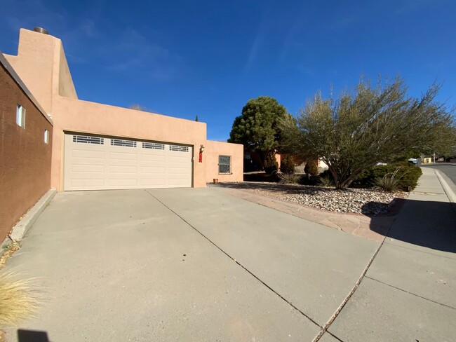 13915 Grant Pl NE in Albuquerque, NM - Building Photo - Building Photo