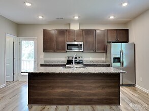 5027 Elizabeth Rd in Charlotte, NC - Building Photo - Building Photo