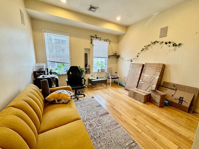 22 Elmore St in Boston, MA - Building Photo - Building Photo
