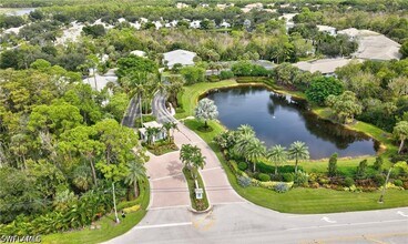 720 Tarpon Cove Dr in Naples, FL - Foto de edificio - Building Photo