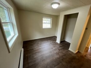 381 Liberty St, Unit 101 in Sharon, PA - Building Photo - Building Photo