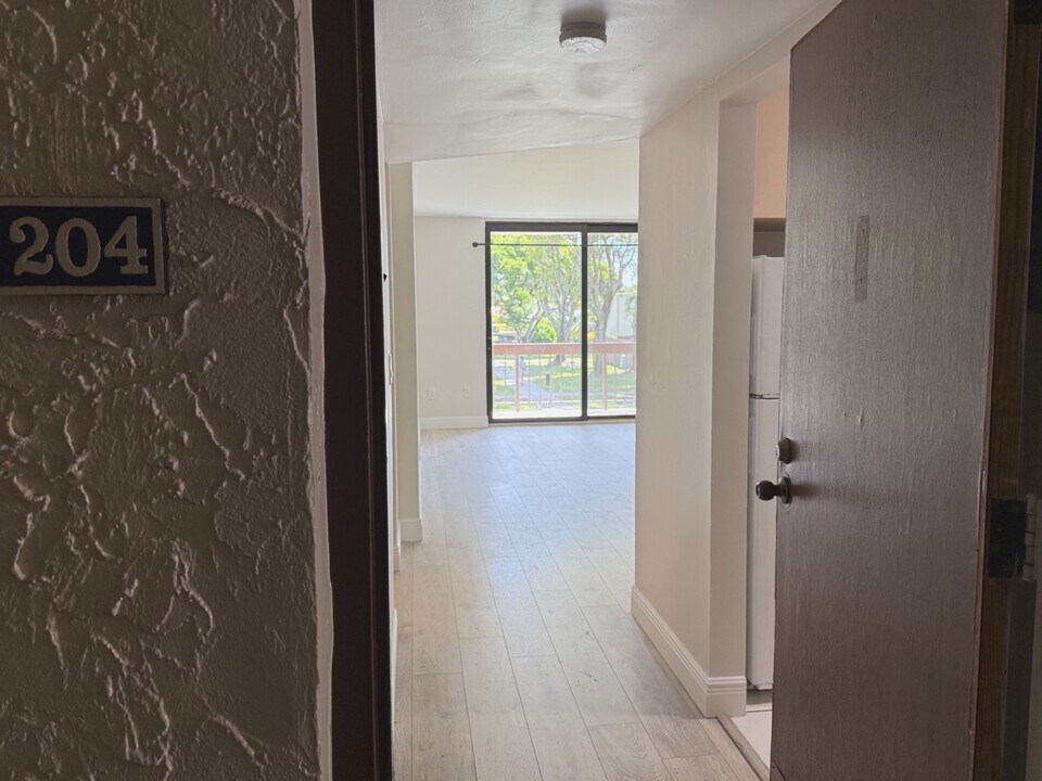 8301 SW 142nd Ave, Unit 204 in Miami, FL - Building Photo