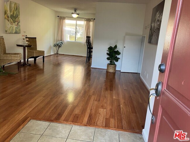 20258 Cohasset St in Los Angeles, CA - Building Photo - Building Photo