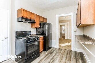 202 S Park Ave in Waukegan, IL - Building Photo - Building Photo