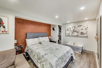 1039 N Lawndale Ave in Chicago, IL - Foto de edificio - Building Photo