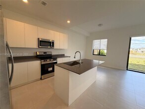 18977 SW 344th Ter in Florida City, FL - Building Photo - Building Photo