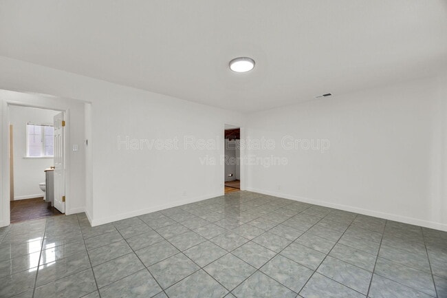 16385 Gordon Way in San Leandro, CA - Building Photo - Building Photo