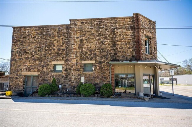 4304 S Main St-Unit -2 in Hindsville, AR - Building Photo - Building Photo
