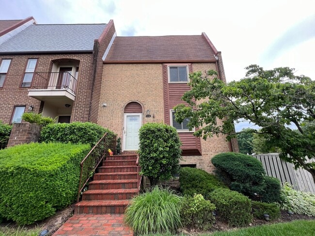 property at 1718 Cy Ct