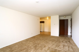 St. Charles Place Apartments in St. Charles, IL - Building Photo - Interior Photo