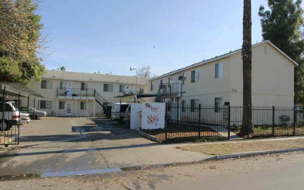 429 S Backer Ave in Fresno, CA - Foto de edificio - Building Photo