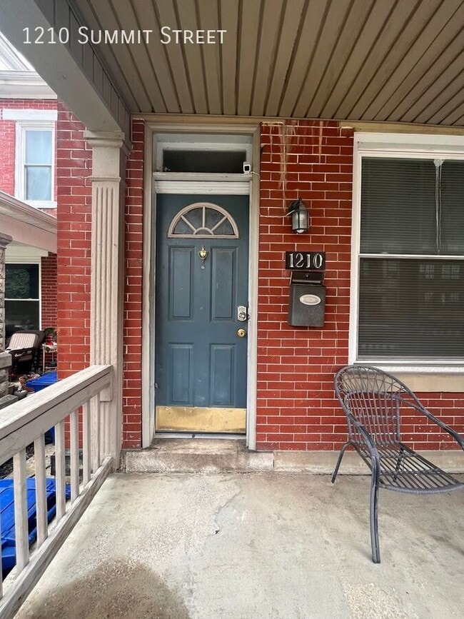 1210 Summit St in Columbus, OH - Building Photo - Building Photo