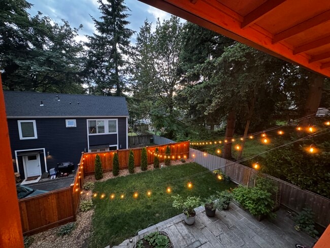 14339 22nd Ave NE in Seattle, WA - Building Photo - Building Photo