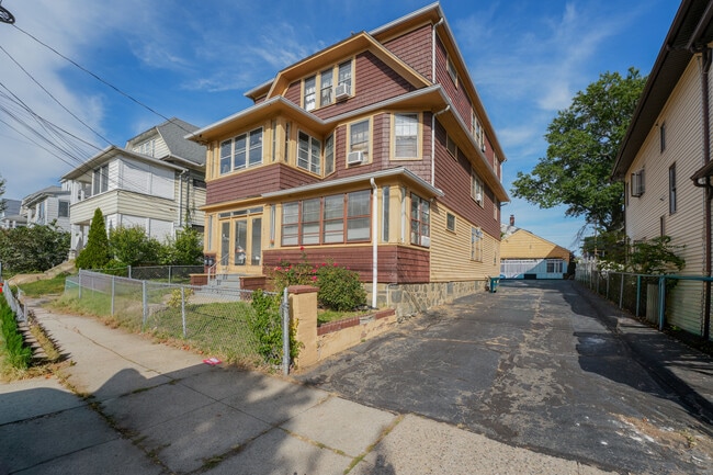 140 Kent Ave in Bridgeport, CT - Building Photo - Building Photo