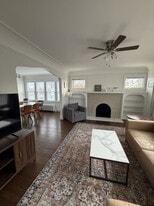 906 W Keith Ave in Waukegan, IL - Building Photo