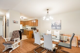 660 Théberge St in Terrebonne, QC - Building Photo - Interior Photo