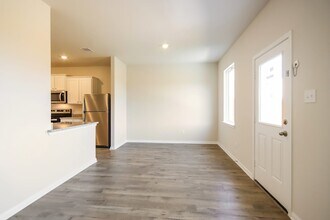 8215 Burnt Orchid Dr in Houston, TX - Building Photo - Building Photo