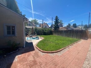 1112 N Wahsatch Ave, Unit B in Colorado Springs, CO - Foto de edificio - Building Photo