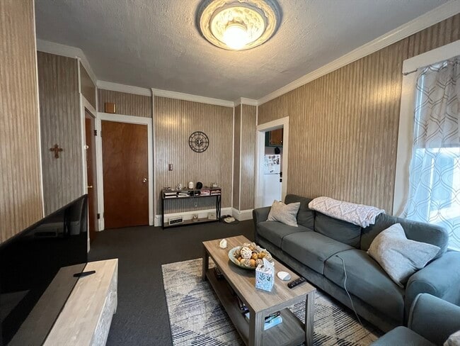 60 Hichborn St in Boston, MA - Building Photo - Building Photo