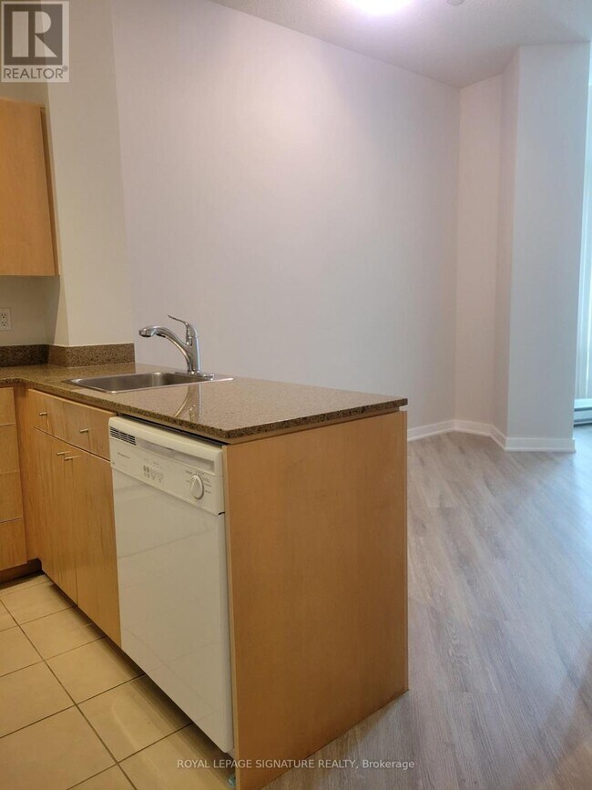 361 Front St W in Toronto, ON - Building Photo - Building Photo