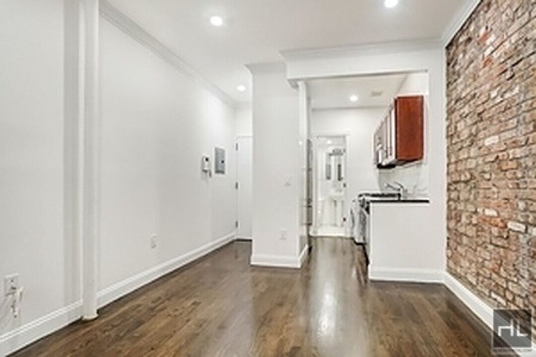 MOTT STREET in New York, NY - Building Photo