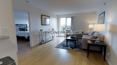 185 Freeman St in Brookline, MA - Building Photo - Building Photo