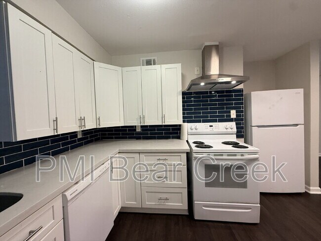 1824 Thonig Rd in Houston, TX - Foto de edificio - Building Photo