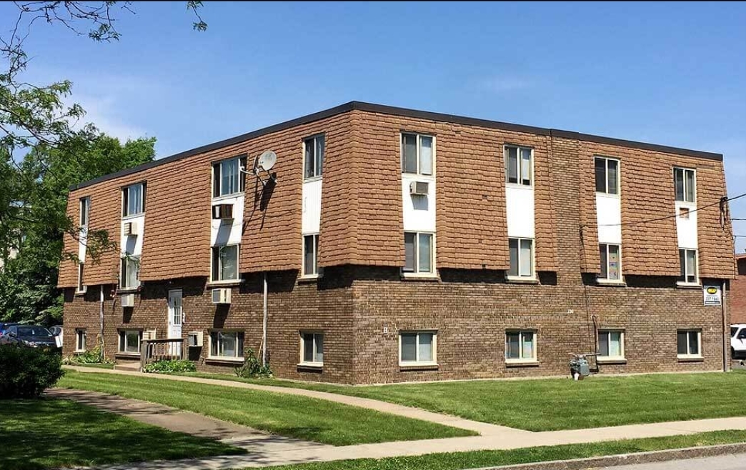 LaSalle West Apartments in Niagara Falls, NY - Building Photo