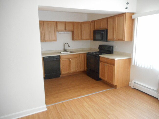 567 Pershing Ave in Glen Ellyn, IL - Foto de edificio - Building Photo