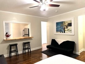 1700 Kennedy Blvd, Unit 11 in Union City, NJ - Building Photo