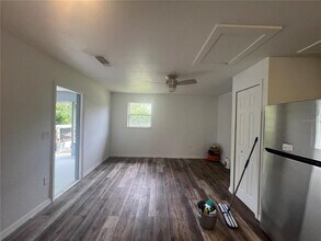 2422 Dixie Ave in Punta Gorda, FL - Building Photo - Building Photo