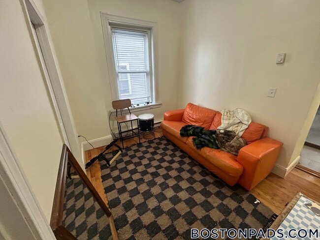 20 Chelsea St, Unit 2 in Boston, MA - Building Photo - Building Photo