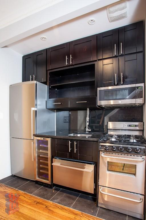 221 Mott St in New York, NY - Building Photo - Building Photo