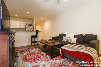 66 Egmont St in Brookline, MA - Foto de edificio - Building Photo