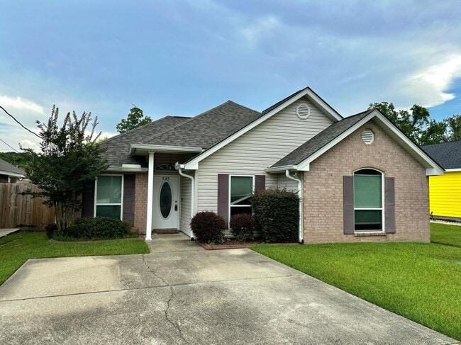 property at 545 Northshore Ln