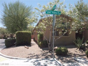 7385 Great Victoria Ave in Las Vegas, NV - Building Photo - Building Photo