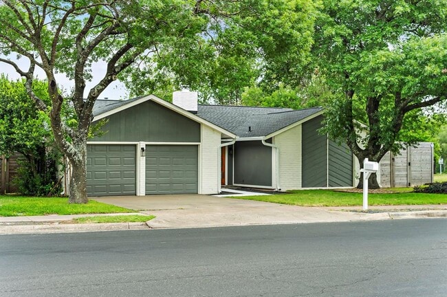 7700 Manassas Dr in Austin, TX - Building Photo - Building Photo